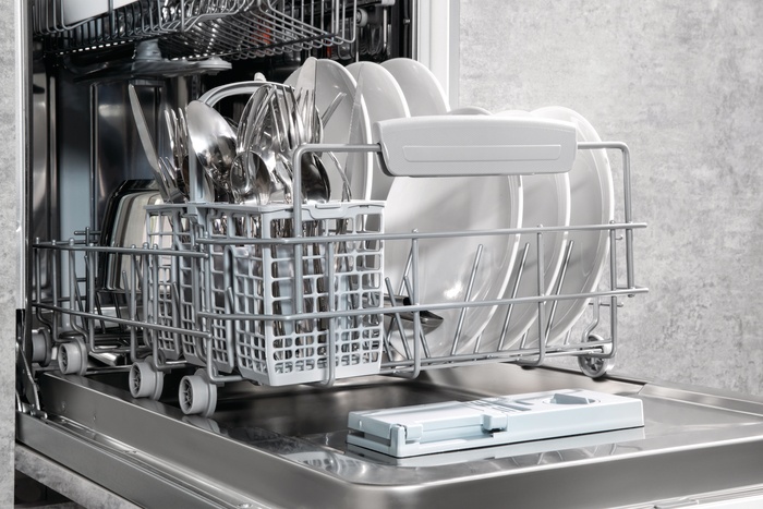 Finisaj interior din metal