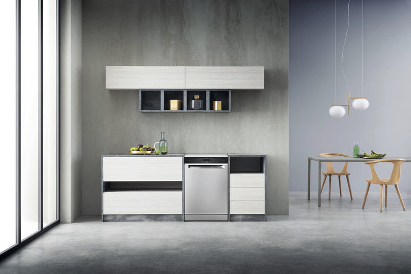 Masina de spalat vase independenta Whirlpool, 14 seturi, Clasa E, Natural Dry, Power Clean, Multizone, 8 programe, 60 cm, Argintiu, 6th Sense WFC 3C26 P X 1 product image